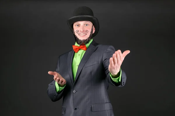 Glad Lycklig Man Med Målade Mustasch Och Skägg Bowler Hat — Stockfoto