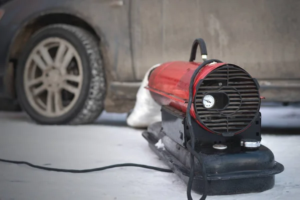 Двигатель Машины Скорой Помощи Согревается Зимой Обогревателем Затопленные Свечи Зажигания — стоковое фото