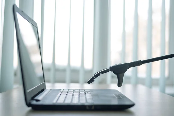 Robot Artificial Intelligence Working Computer Robotic Arm Pushing Keys Computer — Stock Photo, Image