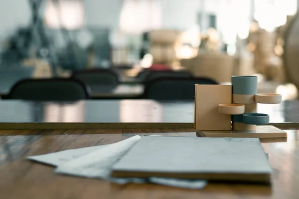 Tavolo Didattico Con Diario Classe Vecchio Laboratorio Macchine Meccanismi Fondo — Foto Stock