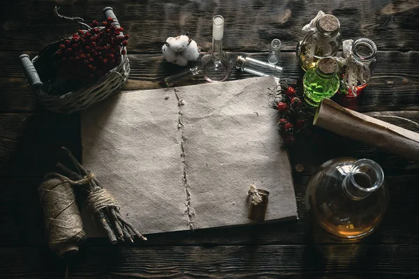 Oude Scroll Receptenboek Verschillende Droge Kruiden Een Tabel Van Heks — Stockfoto