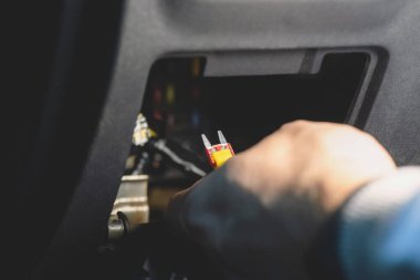 Araba sigortası yenilemesi. Yakın çekim..