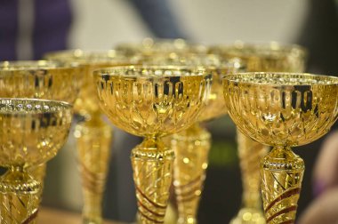 Bazı ödül yarış yarış veya trophy, altın ödül yarış için ayrıntı.