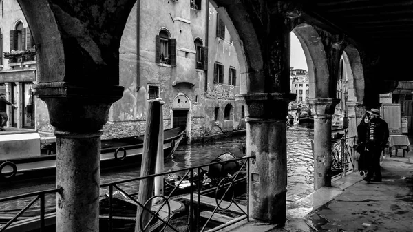 哀愁と郷愁を呼び起こすヴェネツィアの黒と白のイメージ — ストック写真