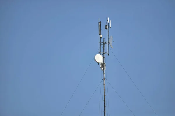 Toppen Antenn Som Tar Emot Och Sänder Internet Data Satellit — Stockfoto