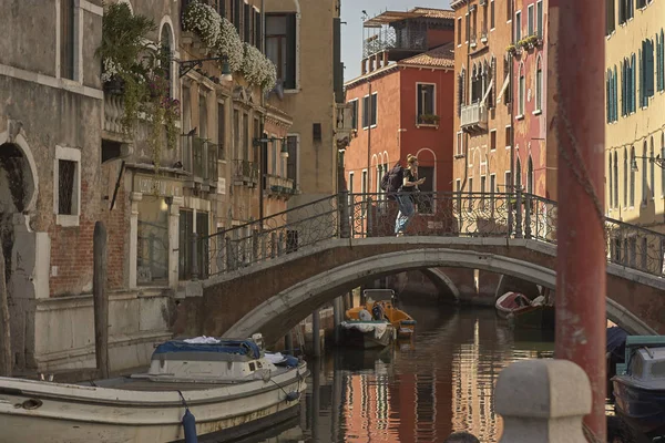 Pequena Aldeia Veneza Com Massa Turistas Que Estão Visitando Esta — Fotografia de Stock