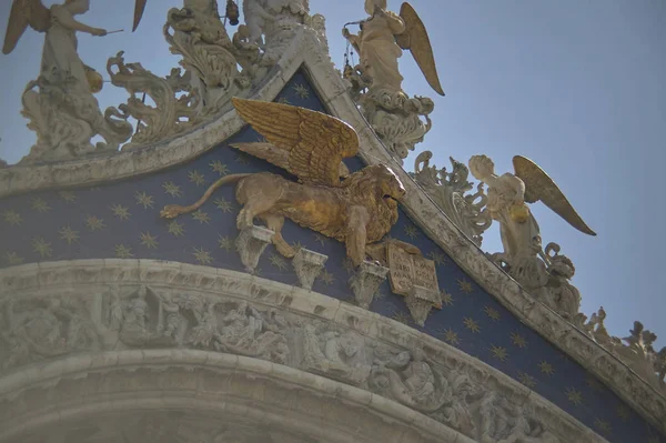 Золотой Лев Церкви Святого Марка Венеции — стоковое фото