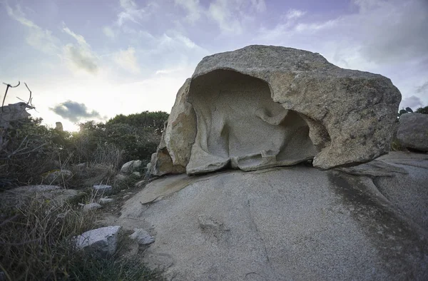 Grote Granieten Rots Gehouwen Gegraven Door Elementen Zee Buurt Van — Stockfoto