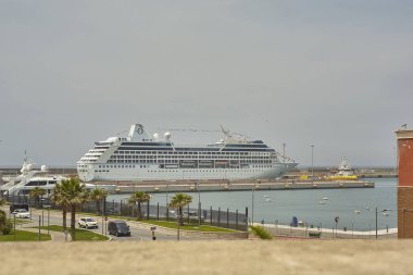 Civitavecchia bağlantı noktası demirledi gemi cruise.