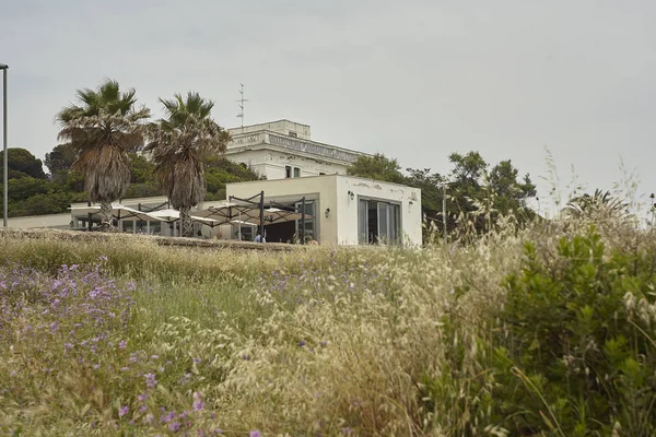 Piccola Casa Sul Lungomare Civitavecchia Con Architettura Caratteristica — Foto Stock