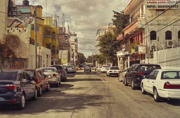 Widok Centrum Ulicy Ruchliwej Ulicy Playa Del Carmen Podczas Zachodu — Zdjęcie stockowe