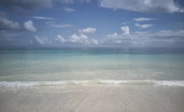 Trasparente Mare Messicano Dei Caraibi Portato All Orizzonte Una Giornata — Foto Stock