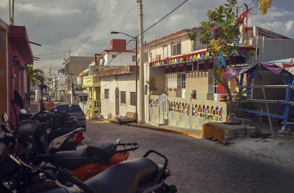 Výhledem Ulice Čtvrti Isla Mujeres Mexiku Můžete Vidět Paláce Barevné — Stock fotografie