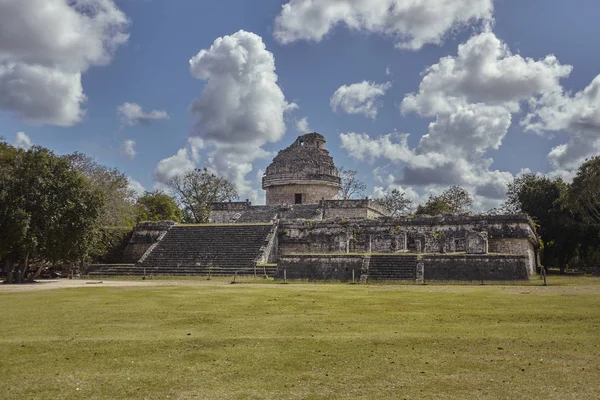 View of astronomical observatory of Chichen Itza — Stock Photo, Image