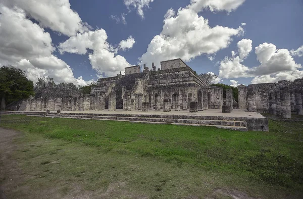 Vista Lateral Del Templo Los Guerreros —  Fotos de Stock