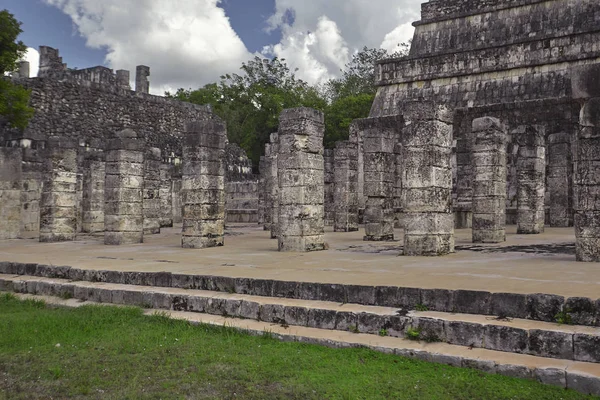 Vista Lateral Del Templo Los Guerreros —  Fotos de Stock