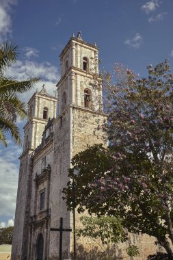 Valladolid, Meksika 'daki San Servasio Kilisesi' ne bir göz atalım.