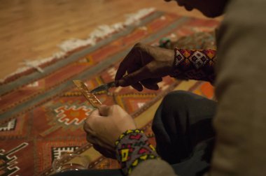 Kamb 'ın kullanımıyla Scamanica töreni