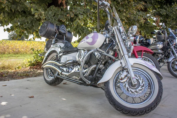 Chopper motorcycle parked  #2 — Stock Photo, Image