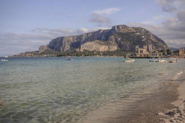 Mondello plaj deniz manzarası