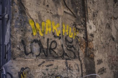 Eski duvara grafiti.