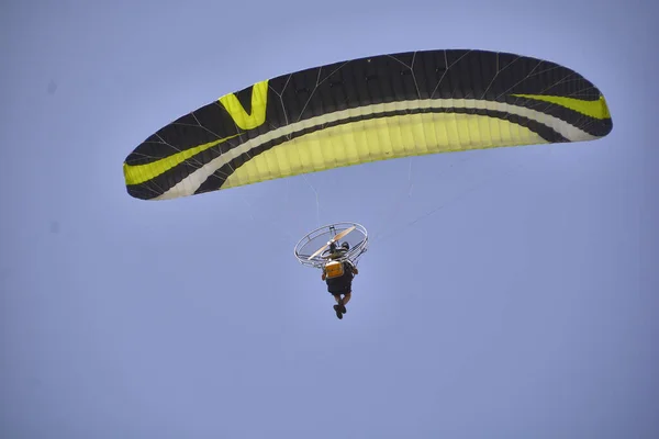 Paragliding in Flight 4 — Stock Photo, Image