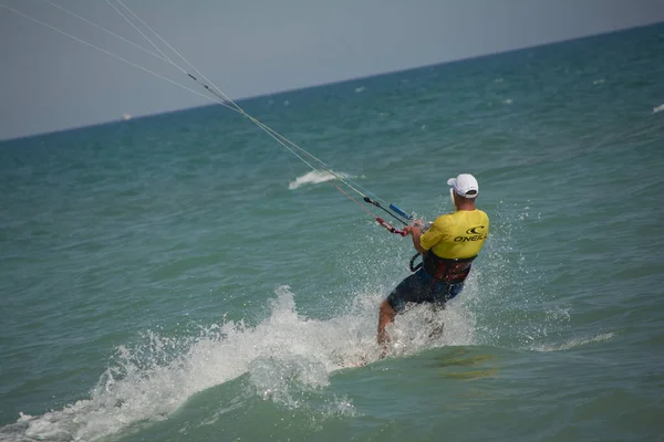 Kitesurfing in Sicilian Beach 14 — Stock Photo, Image