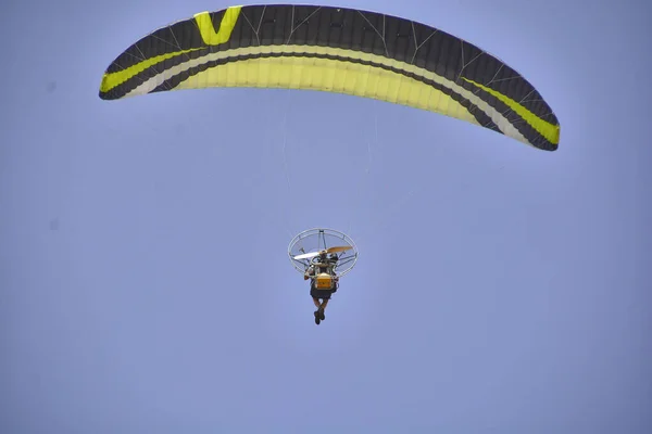 Paragliding in Flight 5 — Stock Photo, Image
