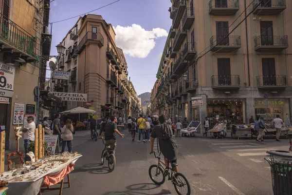 Vista de Via Maqueda en Palermo — Foto de Stock