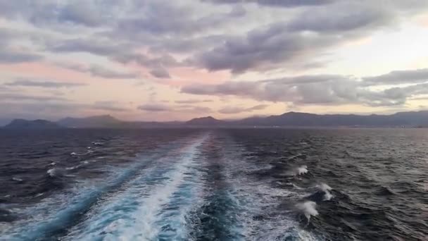 航行期间海上渡船的浪花2 — 图库视频影像