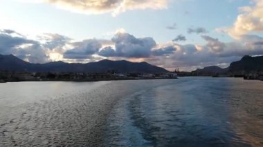 Palermo 4 'ün Sicilya sahili manzarası
