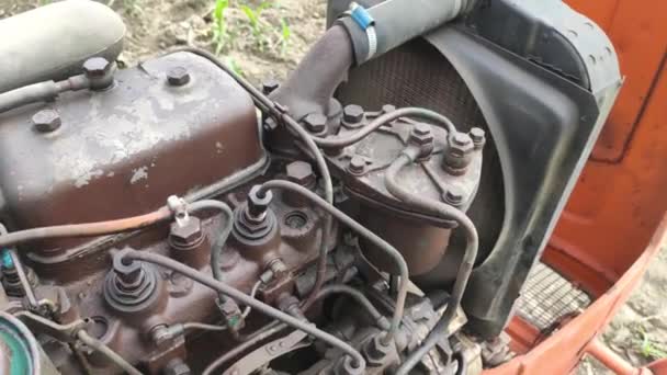 Détail moteur diesel dans le travail 