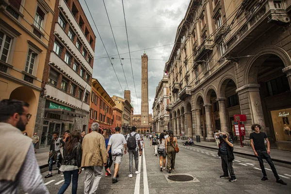 Bologna Italia Junio 2020 Rizzoli Bolonia Italia Con Edificio Histórico — Foto de Stock