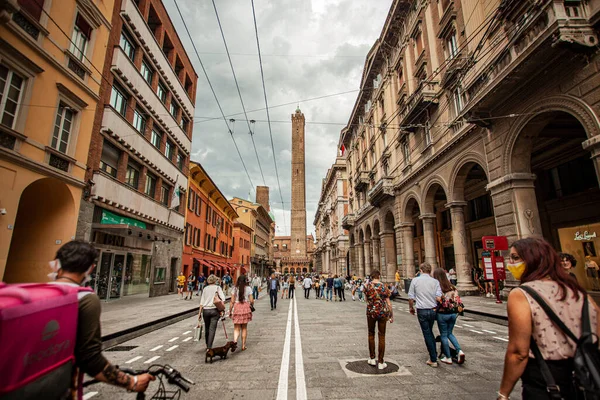 Bologna Italia Junio 2020 Rizzoli Bolonia Italia Con Edificio Histórico — Foto de Stock