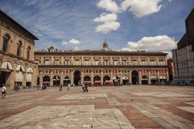 BOLOGNA, İTALYA 17 HAZİRAN 2020: Palazzo dei Banchi Bologna, İtalya