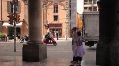 İtalya 'da Bologna' da normal hayattaki insanlar