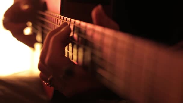 Tocar guitarra 5 — Vídeo de Stock