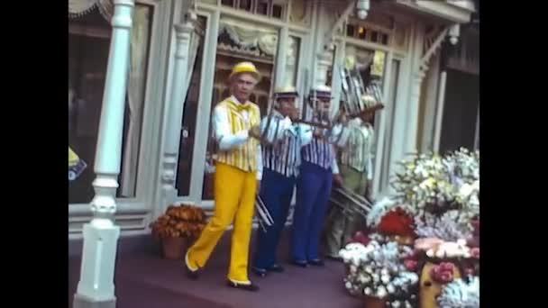 MIAMI 1980: Parque de atracciones Disneyland en Miami en 1980 16 — Vídeo de stock