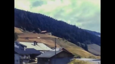 Dolomitler 1974 'te Braies' de yaz manzarası yarattılar.