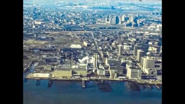 NEW YORK 1975: New Yorkse straten bekijken in het midden van de jaren 70 3 — Stockvideo