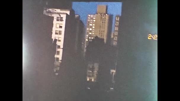 ニューヨーク1975: 70年代半ばのニューヨークの街の風景3 — ストック動画