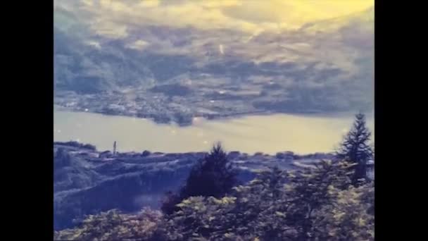 RIVA DEL GARDA 1976: Panorama van Riva del Garda in Italië in 1970 2 — Stockvideo