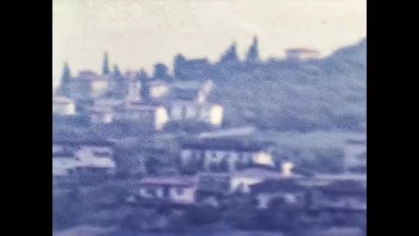 RIVA DEL GARDA 1976: Panorama von Riva del Garda in Italien in den 1970er Jahren 4 — Stockvideo