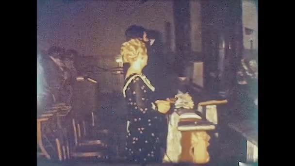 ROVIGO, ITÁLIE 1977: Vintage wedding ceremony — Stock video
