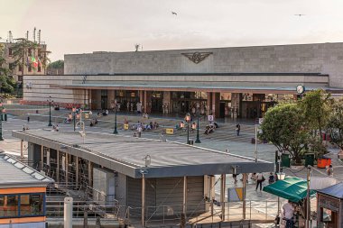 Venedik, İtalya 2 Temmuz 2020: Venedik 'teki tren istasyonu