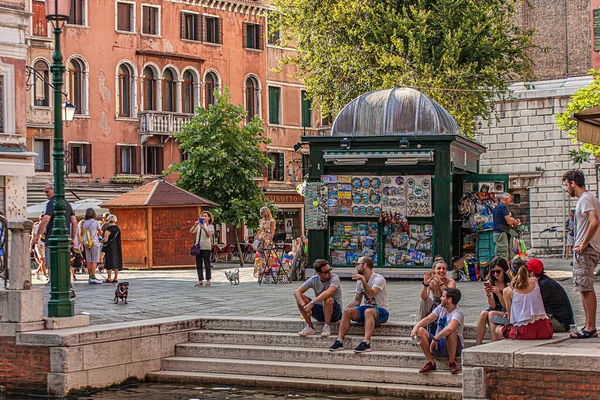 Venice Italy Липня 2020 Туристи Гуляють Вулицями Венеції — стокове фото