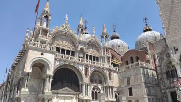 Saint Mark cathedral in Venice in Italy 2 — Stock Video