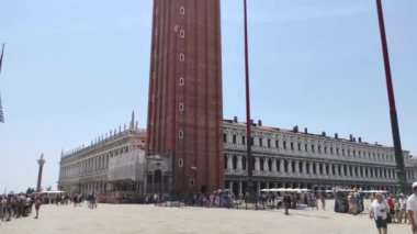 İtalya, Venedik 'teki Saint Mark Katedrali' nin çan kulesi.