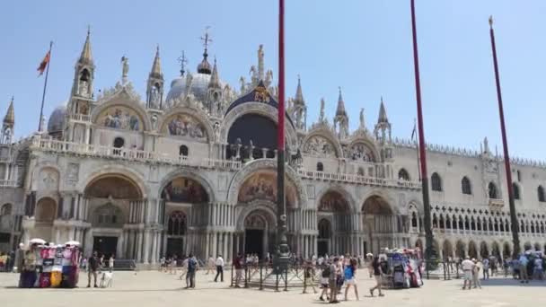 Catedral de San Marcos en Venecia en Italia 8 — Vídeo de stock