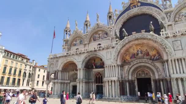 Saint Mark cathedral in Venice in Italy 6 — Stock Video